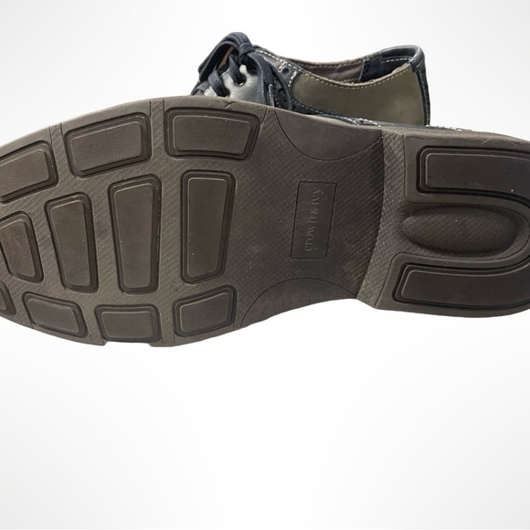 Crown & Ivy Gray and‎ Black Oxfords